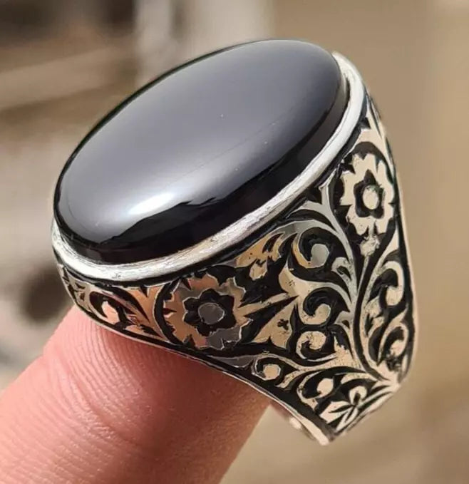 Authentic Hand-Crafted Yemeni Red Aqeeq Ring Showcasing Unmatched Quality - Heavenly Gems
