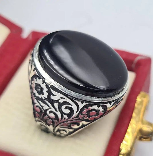 Authentic Hand-Crafted Yemeni Red Aqeeq Ring Showcasing Unmatched Quality - Heavenly Gems
