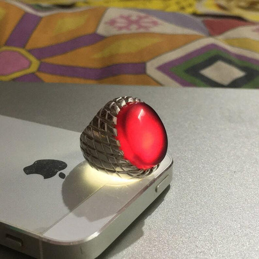 Shefat al abd habshi Al Yemeni aqeeq ring blood Red color under light from Yemen - Heavenly Gems