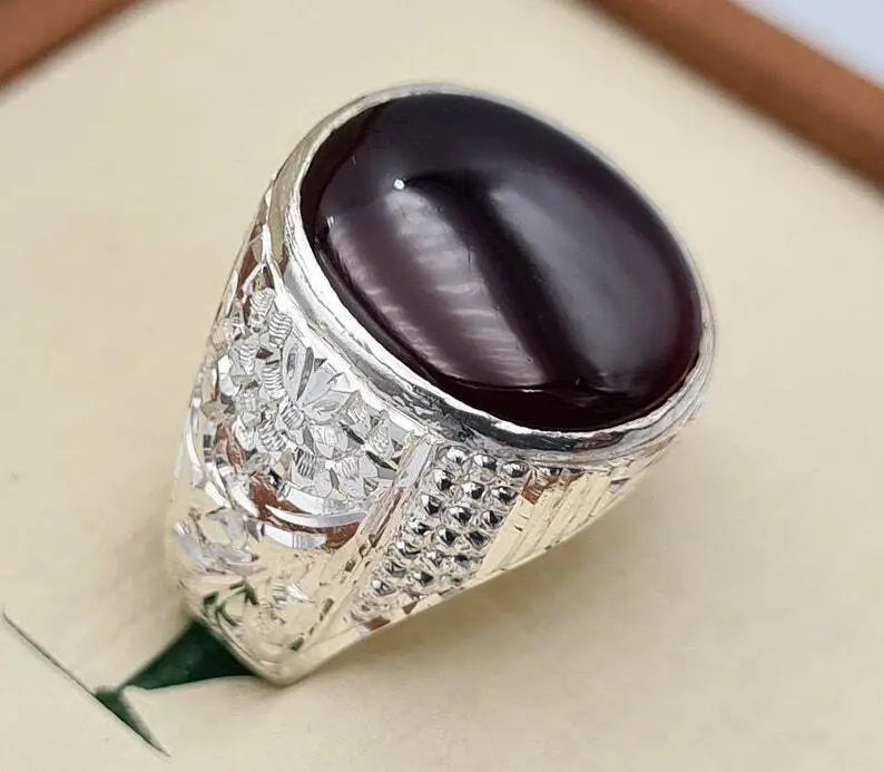 Handcrafted Blood Red Yemeni Aqeeq Ring - Natural Brown Red Agate Gemstone from Yemen - Heavenly Gems