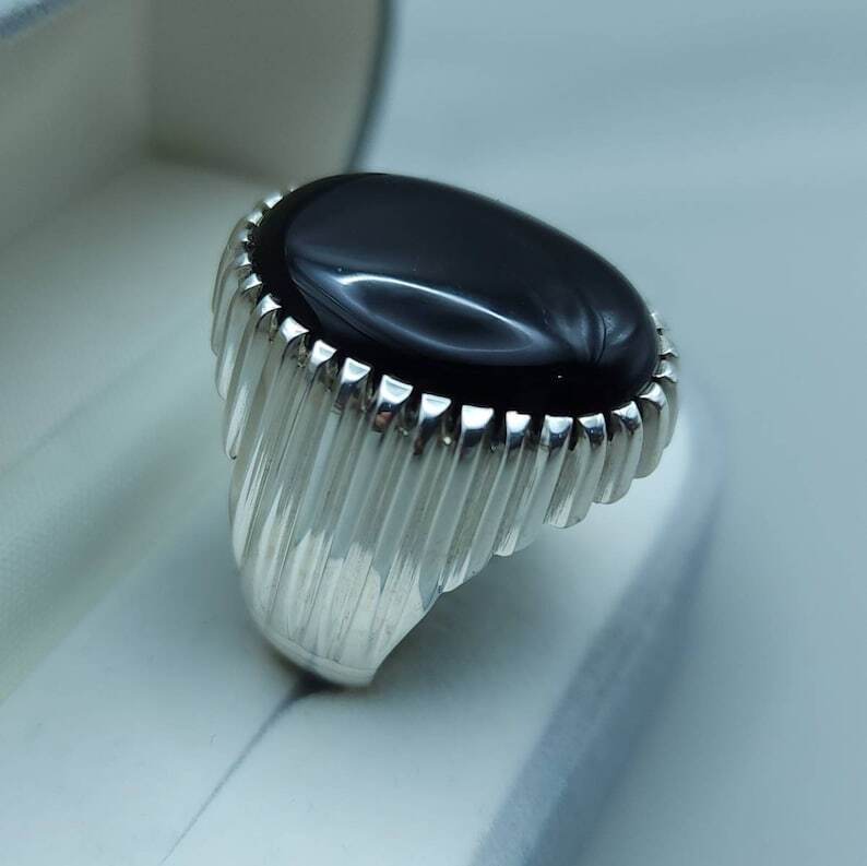 Real Yemeni Oval Cut Aqeeq Ring Kabadi Black Dark Deep Blood Red Aqeeq Ring Akik Ring Premium 925 Sterling Silver - Heavenly Gems