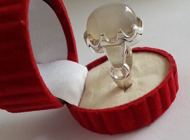 White aqeeq ring Yemeni aqeeq Shia Ring - Heavenly Gems