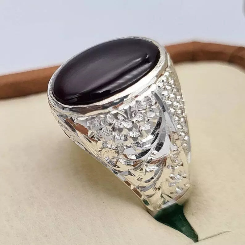 Handcrafted Blood Red Yemeni Aqeeq Ring - Natural Brown Red Agate Gemstone from Yemen - Heavenly Gems