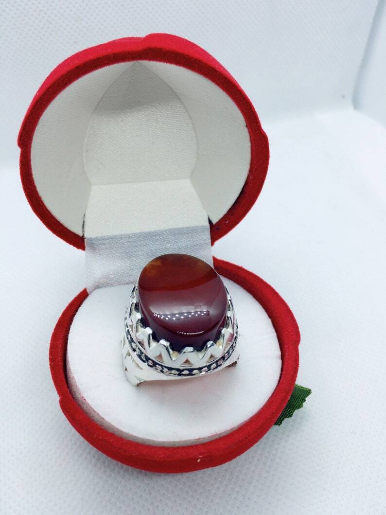 Men's Natural Brown Yemeni Aqeeq ring in Cutting style Blood red Under Light - Heavenly Gems