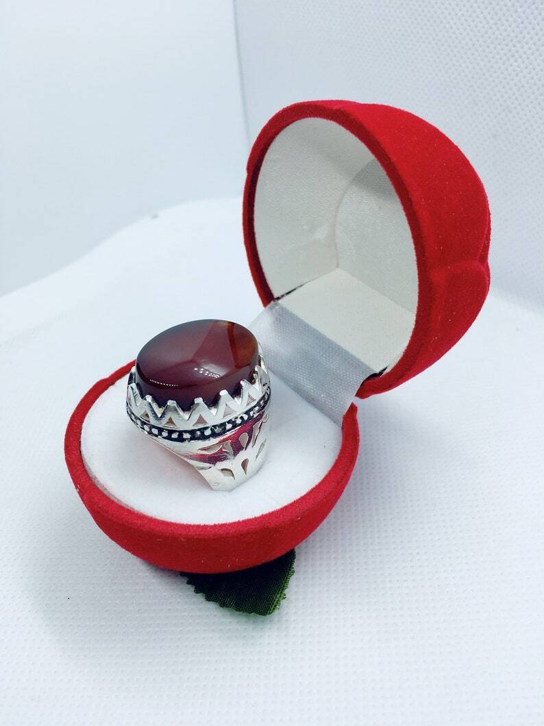 Men's Natural Brown Yemeni Aqeeq ring in Cutting style Blood red Under Light - Heavenly Gems
