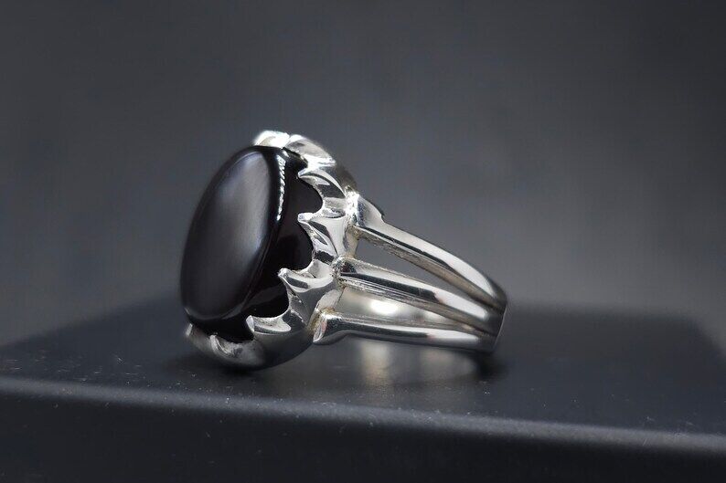 Agate Ring for Men, Oval Cut Gemstone, Artisan Jewelry, Yemeni Aqeeq Stone Ring - Heavenly Gems