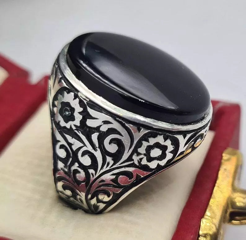 Authentic Hand-Crafted Yemeni Red Aqeeq Ring Showcasing Unmatched Quality - Heavenly Gems