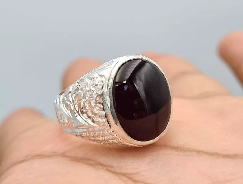 Handcrafted Blood Red Yemeni Aqeeq Ring - Natural Brown Red Agate Gemstone from Yemen - Heavenly Gems