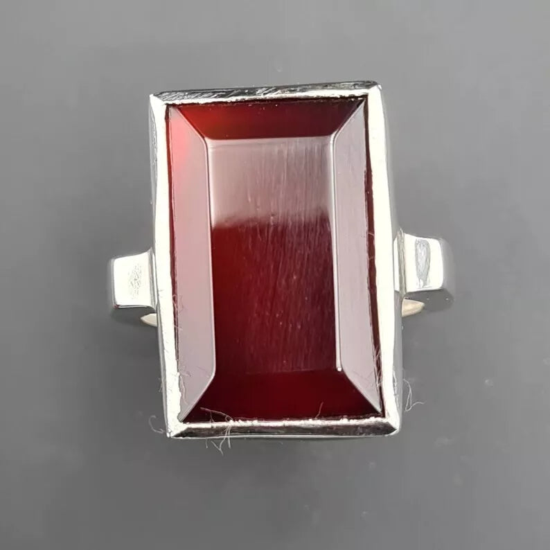 High-Quality Hand-Crafted Original Yemeni Aqeeq Rings for Men and Women Featuring Expertly Set Agate Stone in Silver - Heavenly Gems