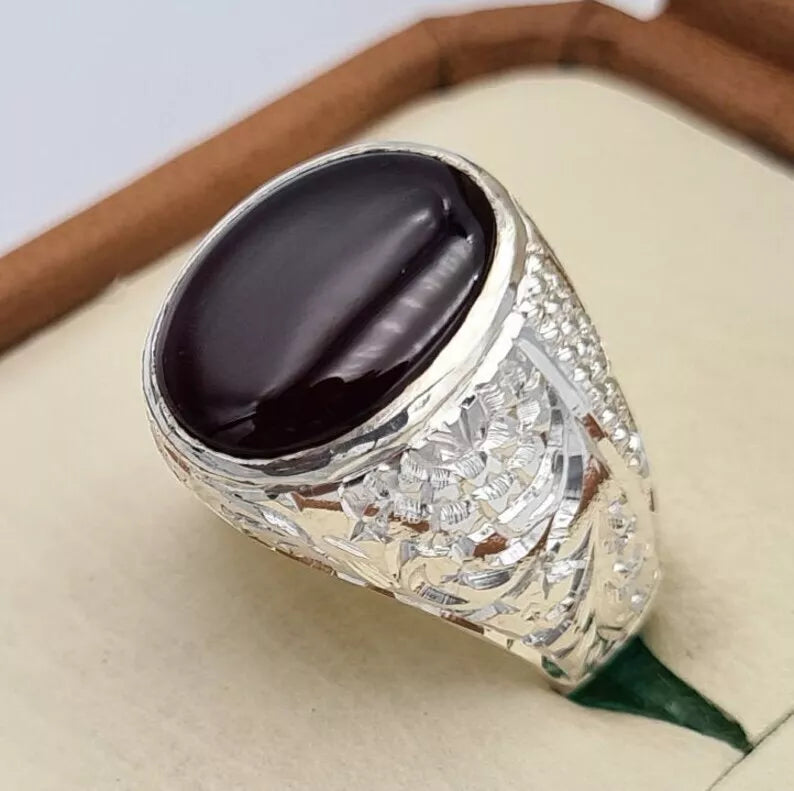 Handcrafted Blood Red Yemeni Aqeeq Ring - Natural Brown Red Agate Gemstone from Yemen - Heavenly Gems