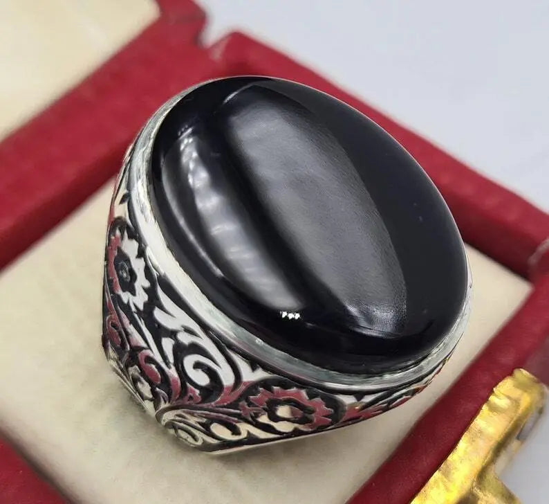 Authentic Hand-Crafted Yemeni Red Aqeeq Ring Showcasing Unmatched Quality - Heavenly Gems