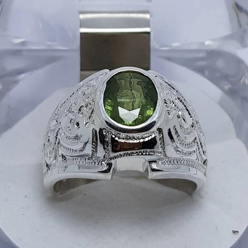 1.5 ct Natural rich green great colour and luster Ceylon sapphire - Dark green - Heavenly Gems