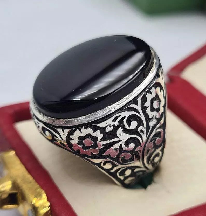 Authentic Hand-Crafted Yemeni Red Aqeeq Ring Showcasing Unmatched Quality - Heavenly Gems