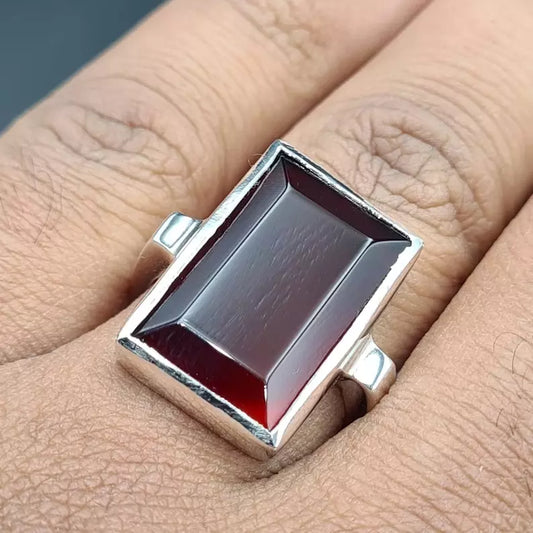 High-Quality Hand-Crafted Original Yemeni Aqeeq Rings for Men and Women Featuring Expertly Set Agate Stone in Silver - Heavenly Gems