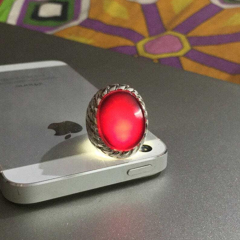 Shefat al abd habshi Al Yemeni aqeeq ring blood Red color under light from Yemen - Heavenly Gems