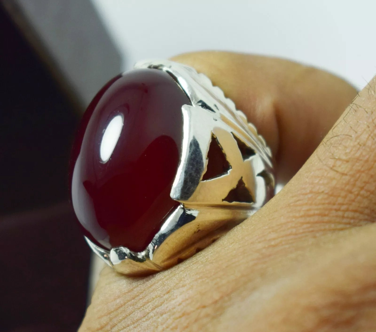 Handcrafted Brown and Blood Red Yemeni Agate Men's Aqeeq Ring - Perfect Gift Jewelry - Heavenly Gems