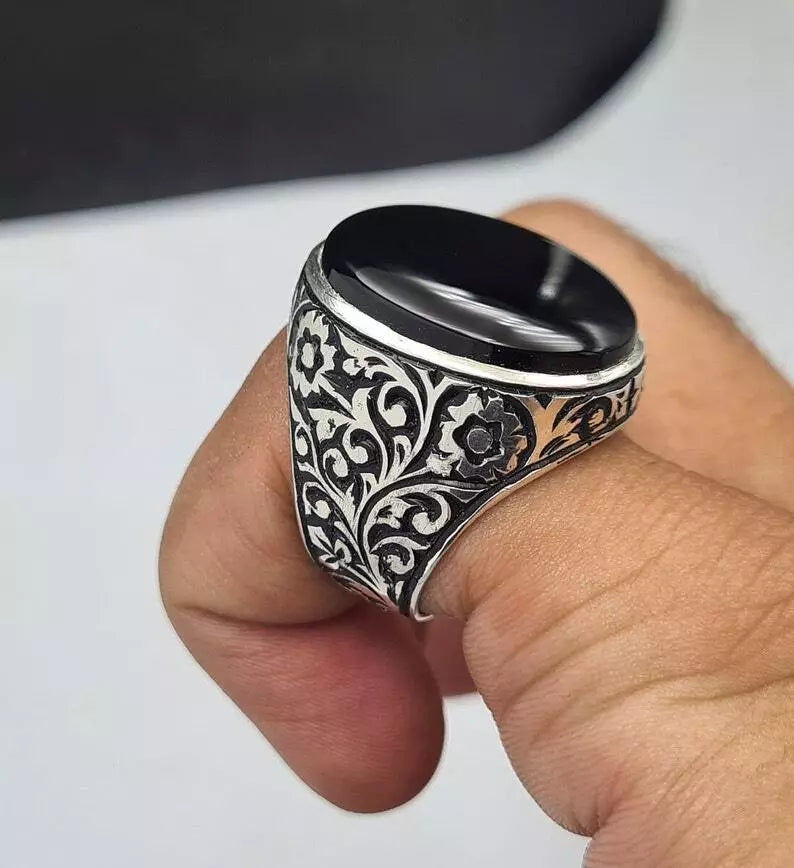 Authentic Hand-Crafted Yemeni Red Aqeeq Ring Showcasing Unmatched Quality - Heavenly Gems