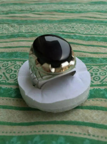 Original Yemeni Aqeeq Black Aqeeq Haqeeq Akik Stone ring Blood red under light - Heavenly Gems