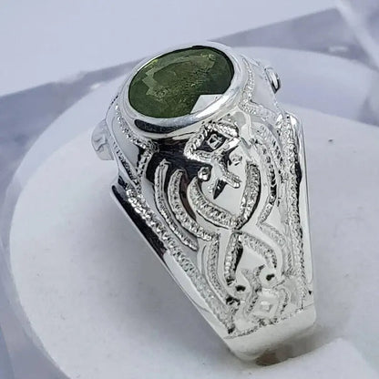 1.5 ct Natural rich green great colour and luster Ceylon sapphire - Dark green - Heavenly Gems