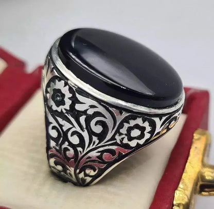 Authentic Hand-Crafted Yemeni Red Aqeeq Ring Showcasing Unmatched Quality - Heavenly Gems
