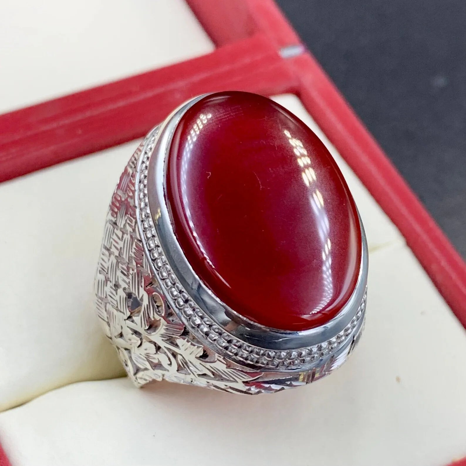 Blood Red Aqeeq Ring - Sterling Silver Natural Men's Agate Ring - Heavenly Gems