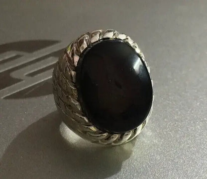 Shefat al abd habshi Al Yemeni aqeeq ring blood Red color under light from Yemen - Heavenly Gems