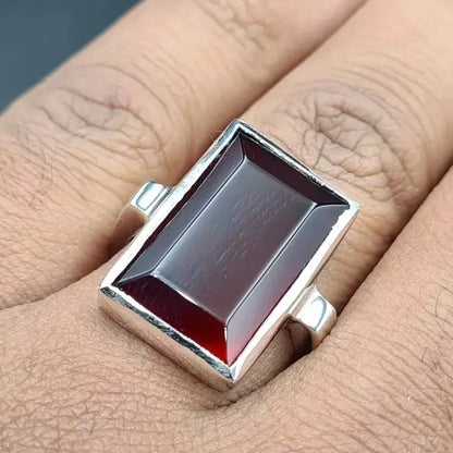 High-Quality Hand-Crafted Original Yemeni Aqeeq Rings for Men and Women Featuring Expertly Set Agate Stone in Silver - Heavenly Gems