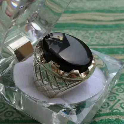 Original Yemeni Aqeeq Black Aqeeq Haqeeq Akik Stone ring Blood red under light - Heavenly Gems